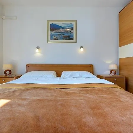 Zaton Doli Sleeps 7 Pool Air Con Wifi Villa *