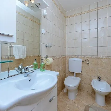 Zaton Doli Sleeps 7 Pool Air Con Wifi *