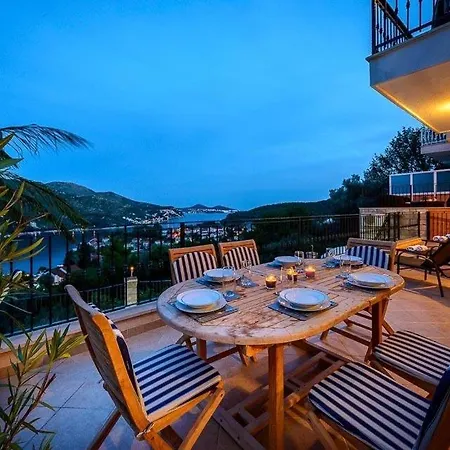 Zaton Doli Sleeps 7 Pool Air Con Wifi Вилла Затон