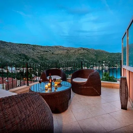 Zaton Doli Sleeps 7 Pool Air Con Wifi Вилла Затон